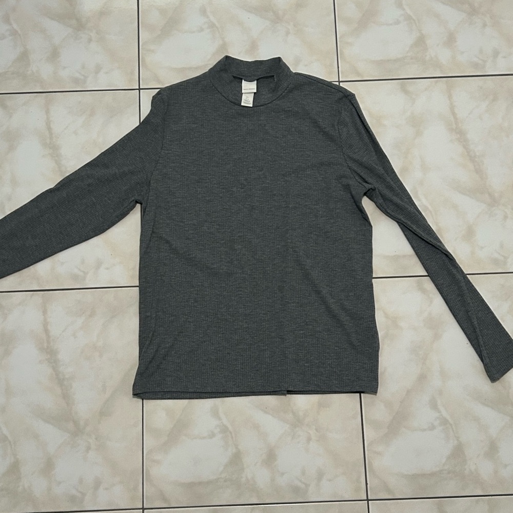 H&M Gray Long Sleeve Turtleneck Top
